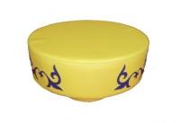 Стол с крупным орнаментом