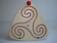 Настенный лабиринт треугольный