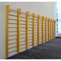 Стенка шведская с верхней выступающей перекладиной (с турником)