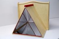 Панель для игровых зон Зеркальная пирамида