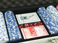 Настольные игры + Набор для игры в покер