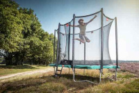 Батуты + BERG Ultim Favorit Regular 280 Green + защитная сетка Comfort