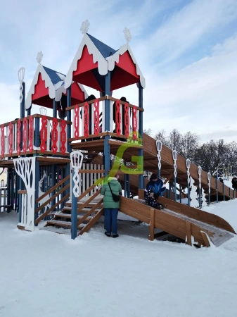 Зимние деревянные горки + Зимняя деревянная горка "IgraGrad Snow Fox 17" с тремя скатами