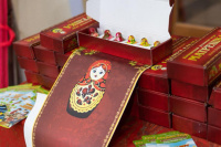 Настольные игры + Матрешка в подарочной коробке