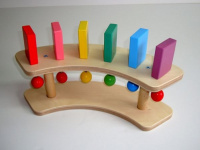 Тактильное оборудование и панели + Тактильно-развивающая панель “Разноцветное домино” (6 домино, 1/4 круга)