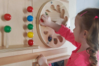 Тактильное оборудование и панели + Тактильно-развивающая панель "Лабиринт-цветок"