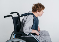 Дополнительное оборудование к инвалидному креслу + Фиксирующий жилет для инвалидного кресла